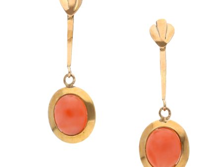 Aretes diseño especial con colgantes y coral en oro amarillo 14 kilates. Online Hot Sale